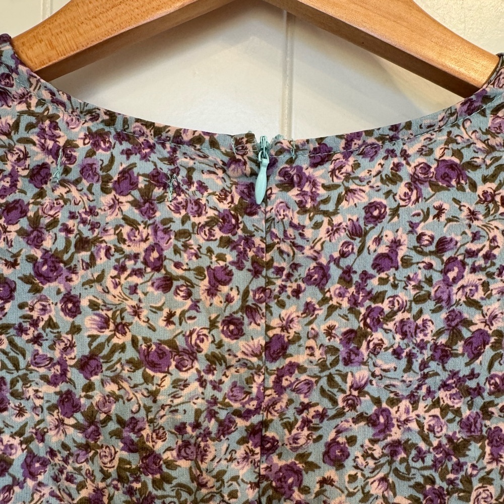 NEW Floral Puff Sleeve Ruched Waist V Neck Size 14 Playsuit Onesie Purple Blue - Picture 4 of 7